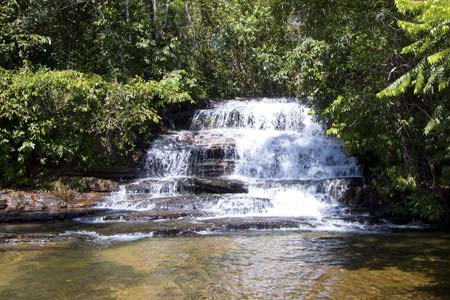 Balneario cachoeira da fumaca waterfall. Jaciara, Mato Grosso, Brazil