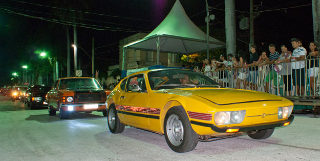 Procession of classic vehicles on the third night of carnaval.