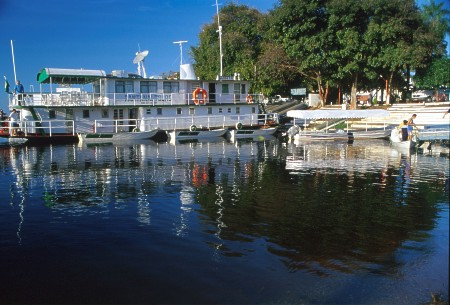 Barco-Hotel, Cabexy II, moored in Corumbá