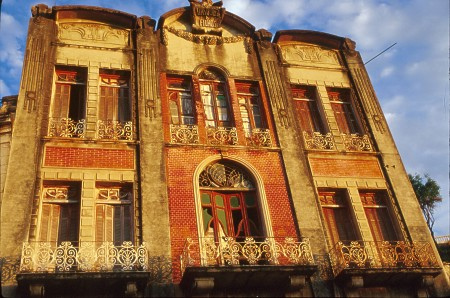 Faded elegance along the Corumbá waterfront